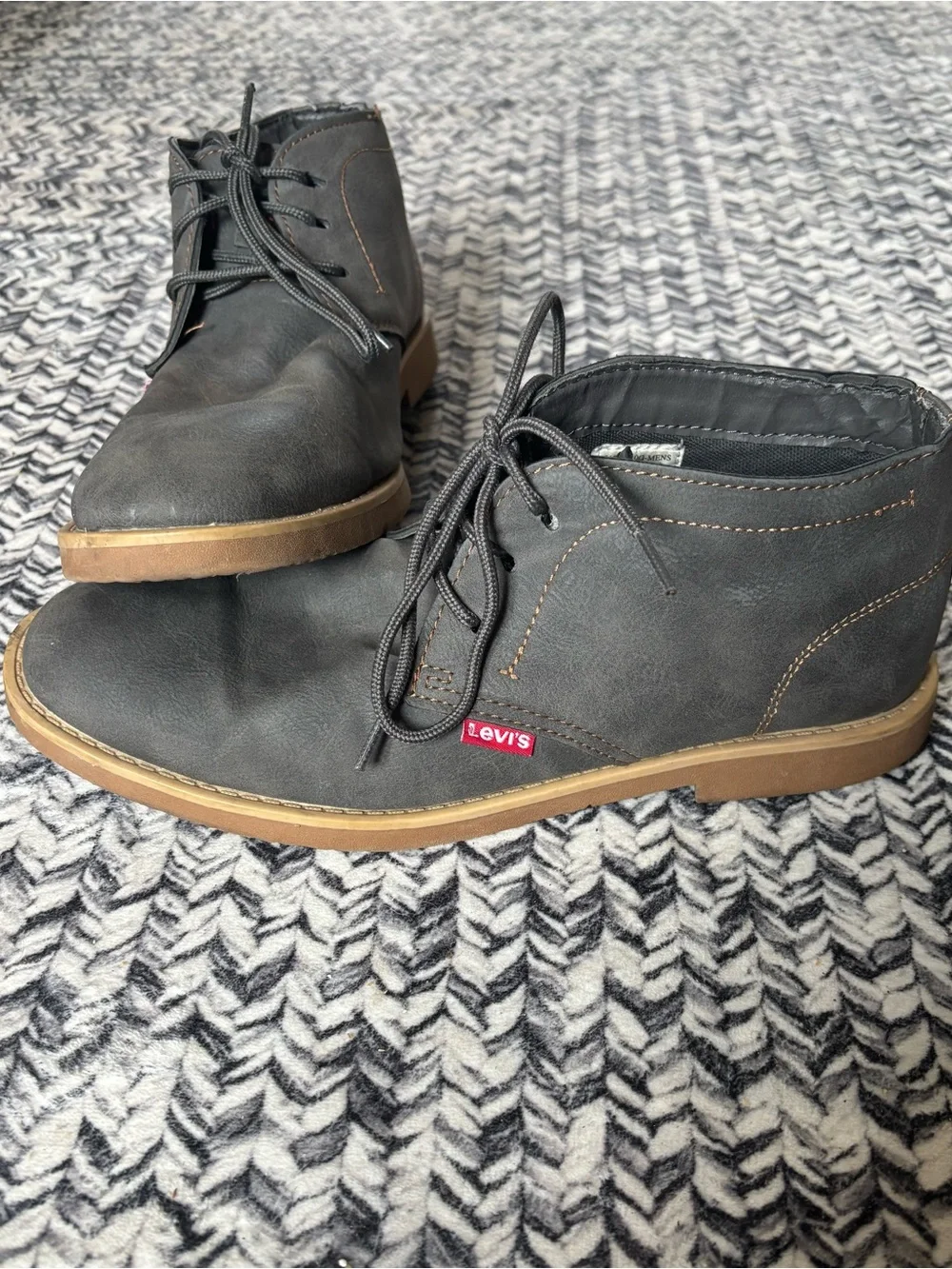 Men's Levis Grey and Tan Casual Loafers Mid Top Boots Size 9 Faux Leather